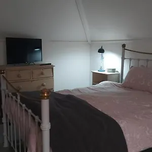 https://house.tophotelsbath.com